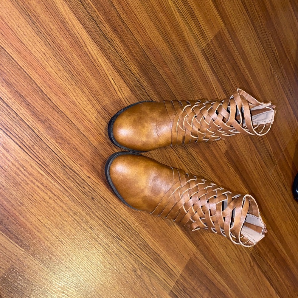 Boots - Picture 3 of 3